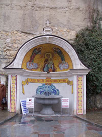 Фонтан в Свято-Успенском монастыре